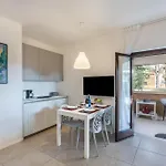 Casa Punta Gro Con Piscina סירמיונה