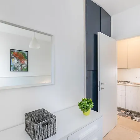 Casa Punta Gro Con Piscina シルミオーネ